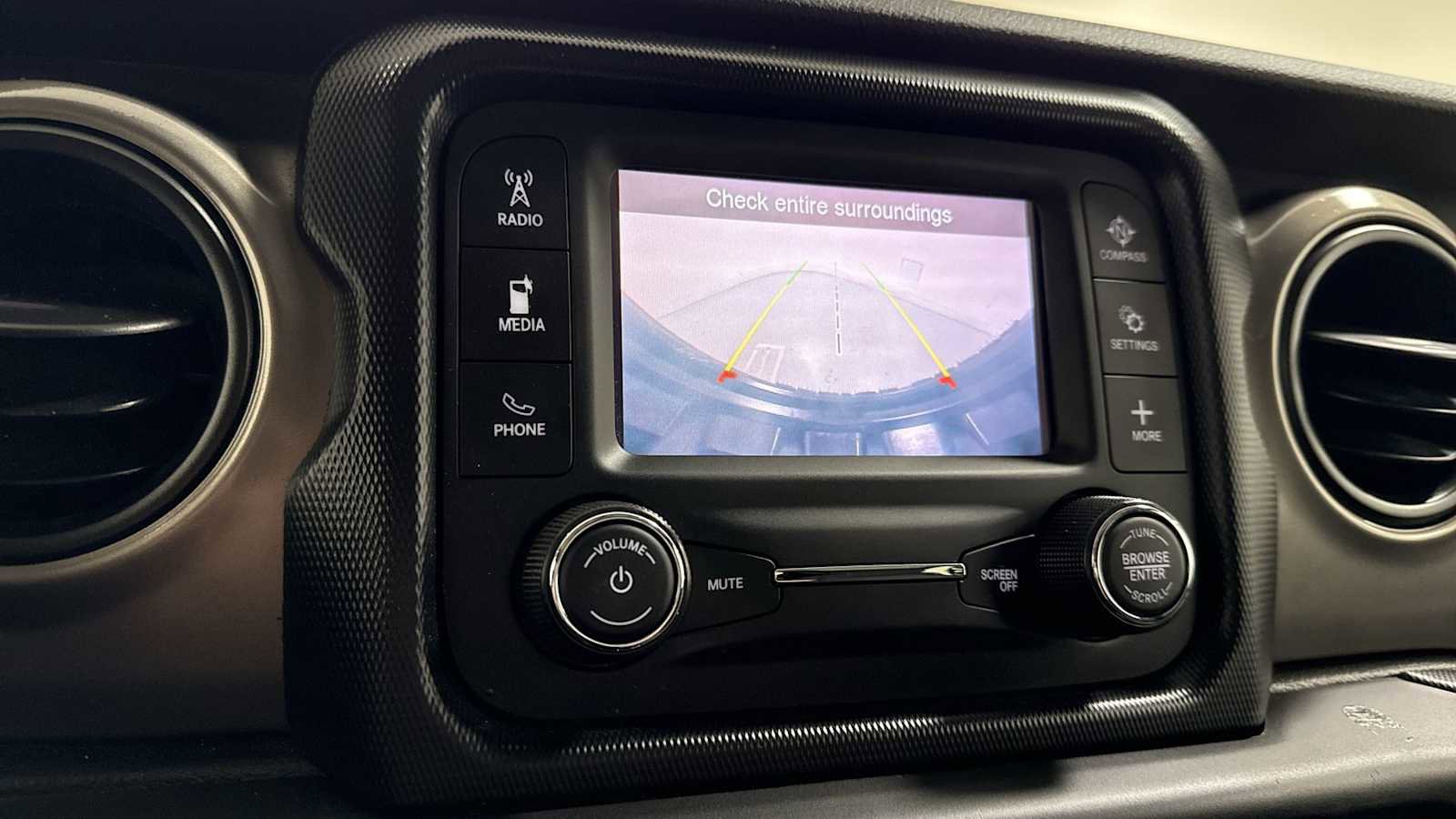 Used 2020 Jeep Wrangler Unlimited Sport S image 19