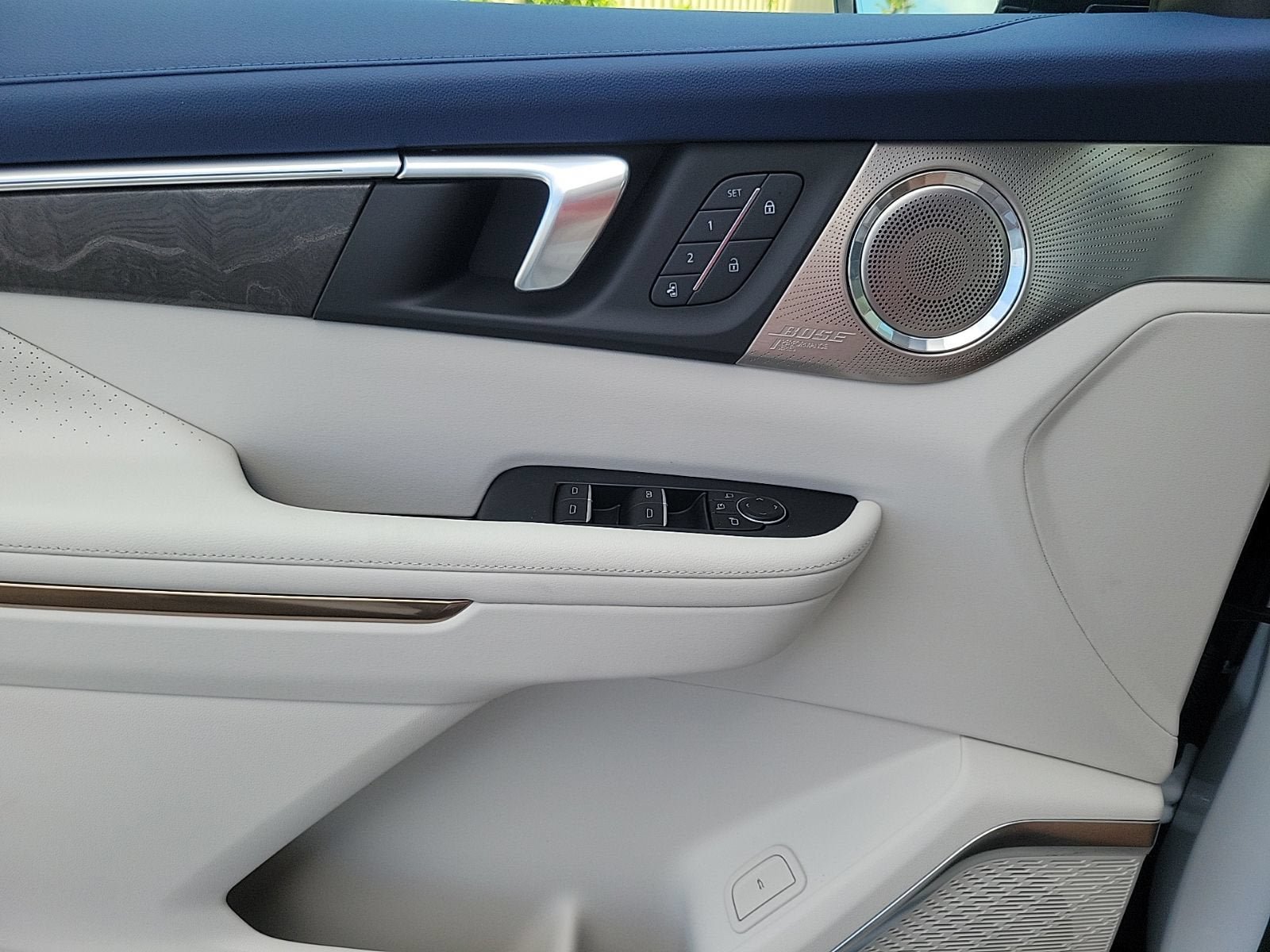 New 2026 Buick Enclave Avenir w/ Super Cruise Package FWD image 15
