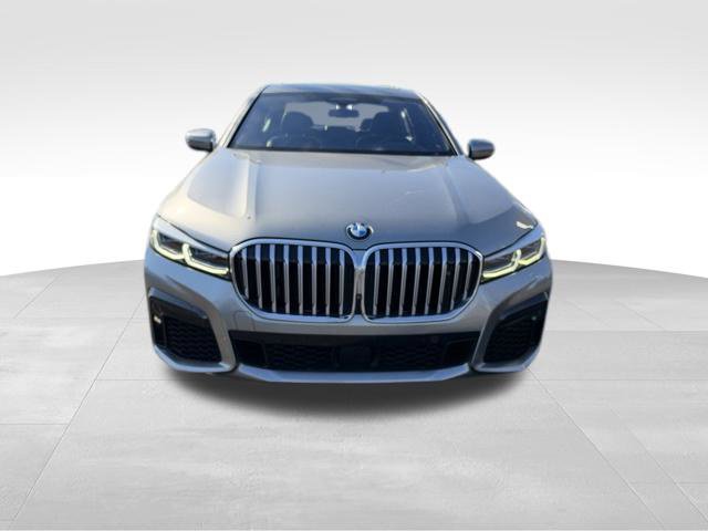 Used 2020 BMW 750i xDrive w/ M Sport Package AWD/4WD image 2