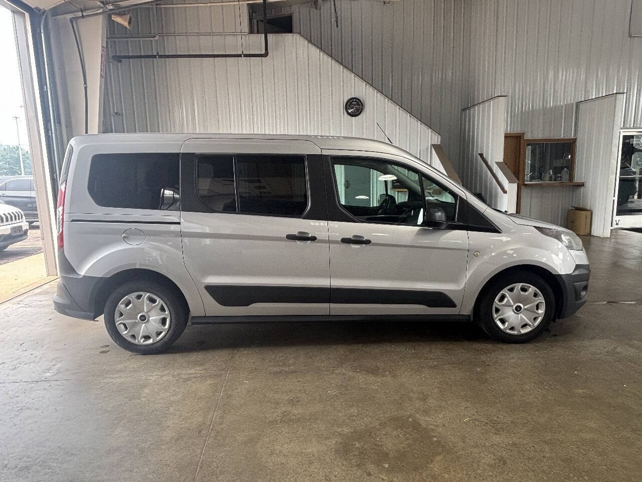 Used 2018 Ford Transit Connect XL FWD image 2
