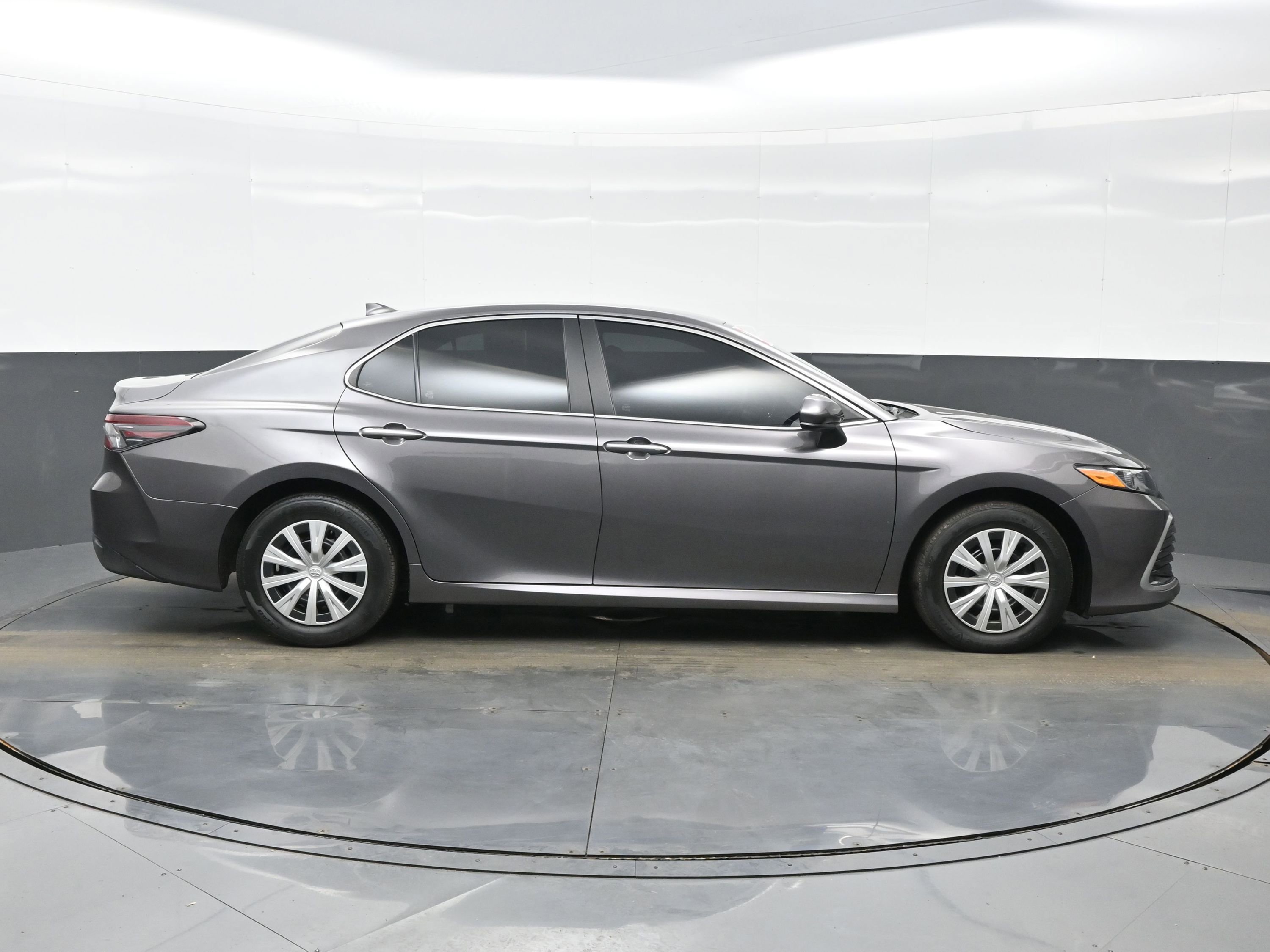 Used 2023 Toyota Camry LE image 7