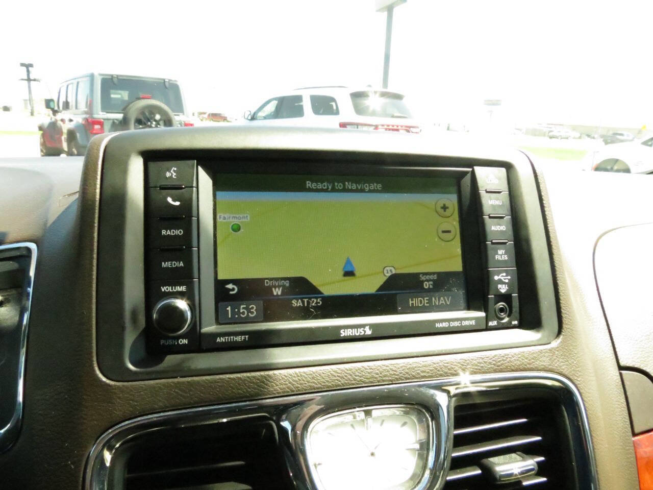 Used 2015 Chrysler Town & Country Touring-L w/ Driver Convenience Group FWD image 18