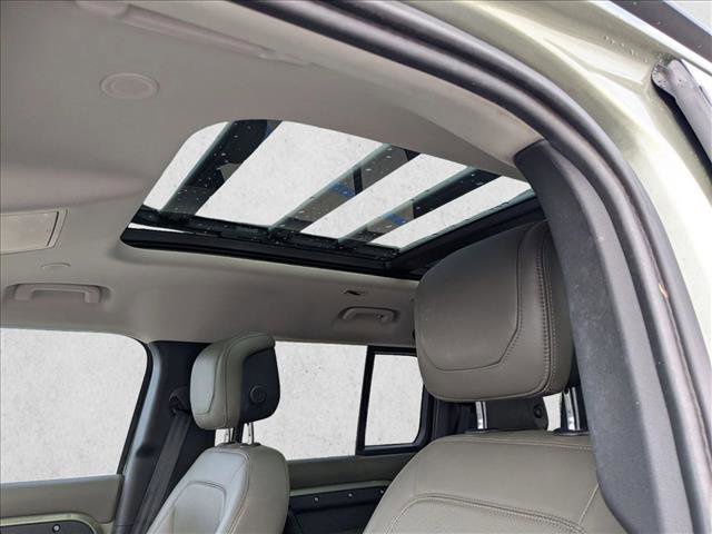 Used 2020 Land Rover Defender 110 HSE image 16