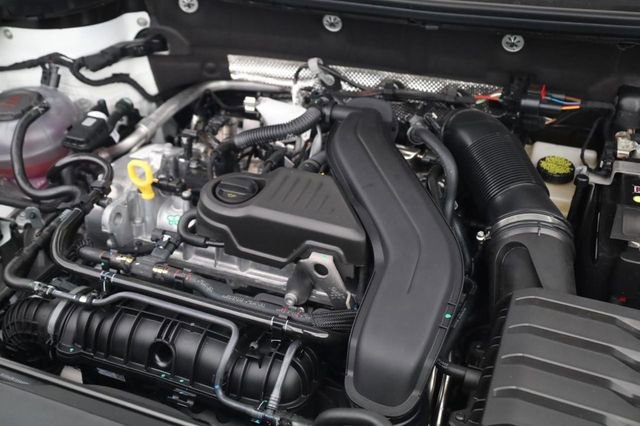 New 2026 Volkswagen Taos SE image 23