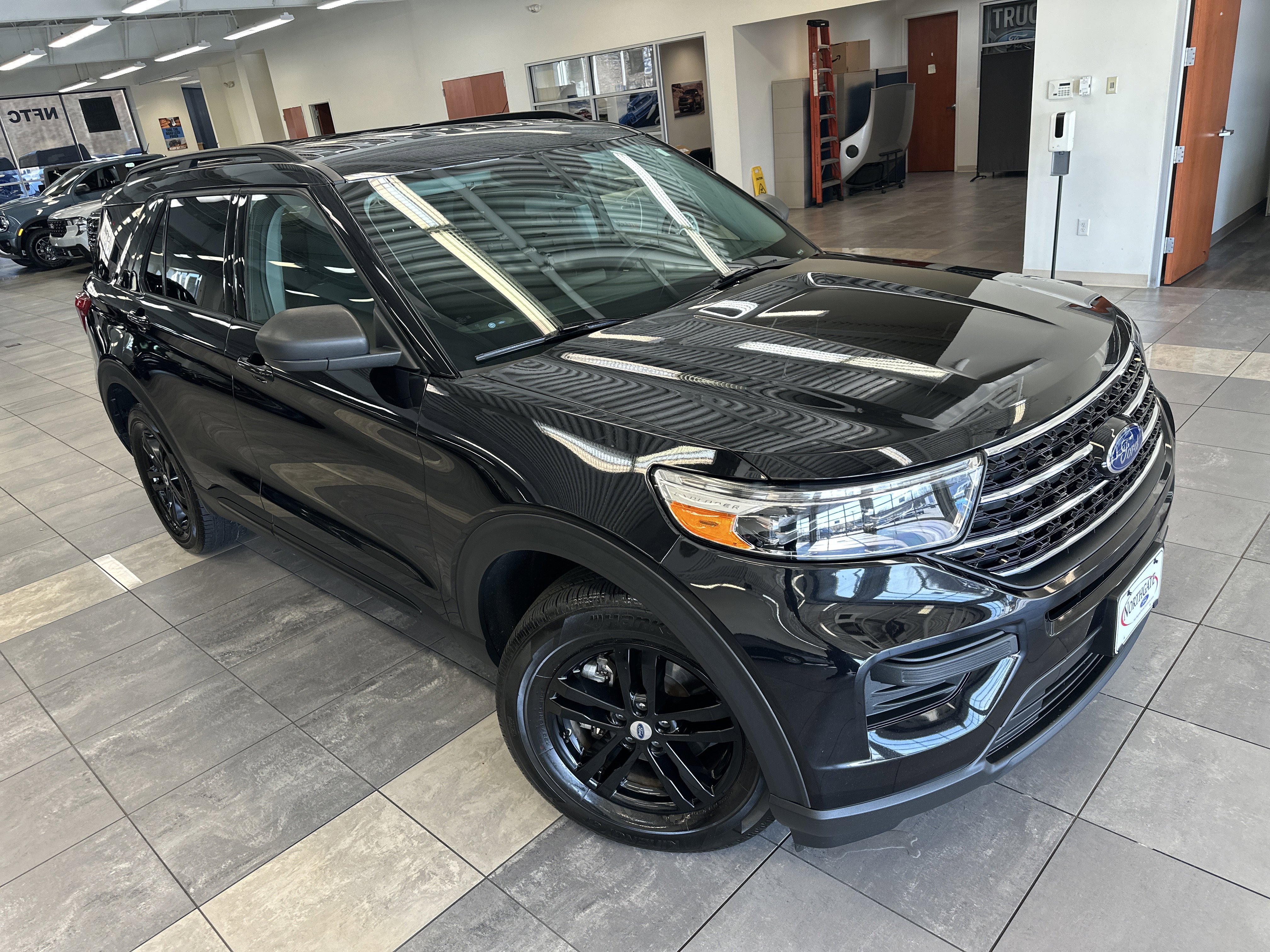 Used 2020 Ford Explorer XLT image 11