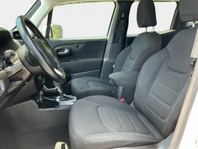 Used 2020 Jeep Renegade Latitude w/ Cold Weather Group AWD/4WD image 11