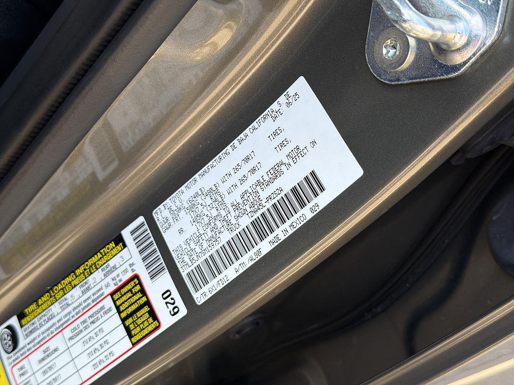 Used 2025 Toyota Tacoma TRD Off-Road AWD/4WD image 33