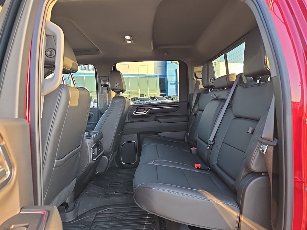 Used 2024 GMC Sierra 2500 SLT w/ SLT Premium Package image 15