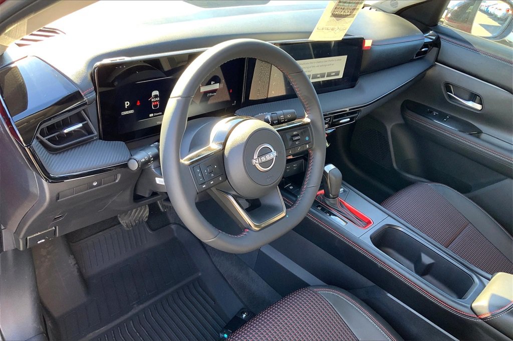 New 2025 Nissan Kicks SR w/ Illumination Package AWD/4WD image 7