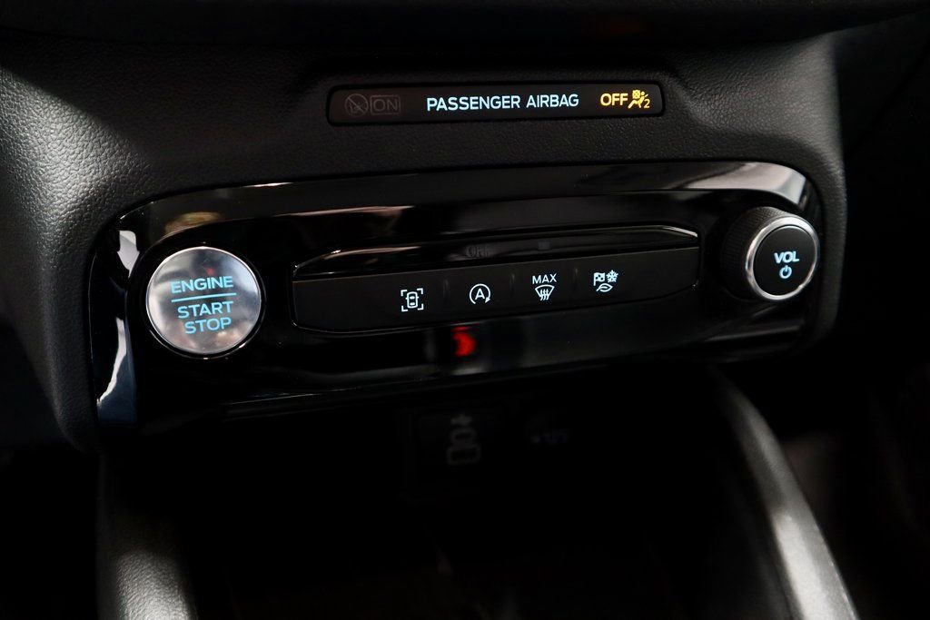 Certified 2025 Ford Escape Platinum image 34