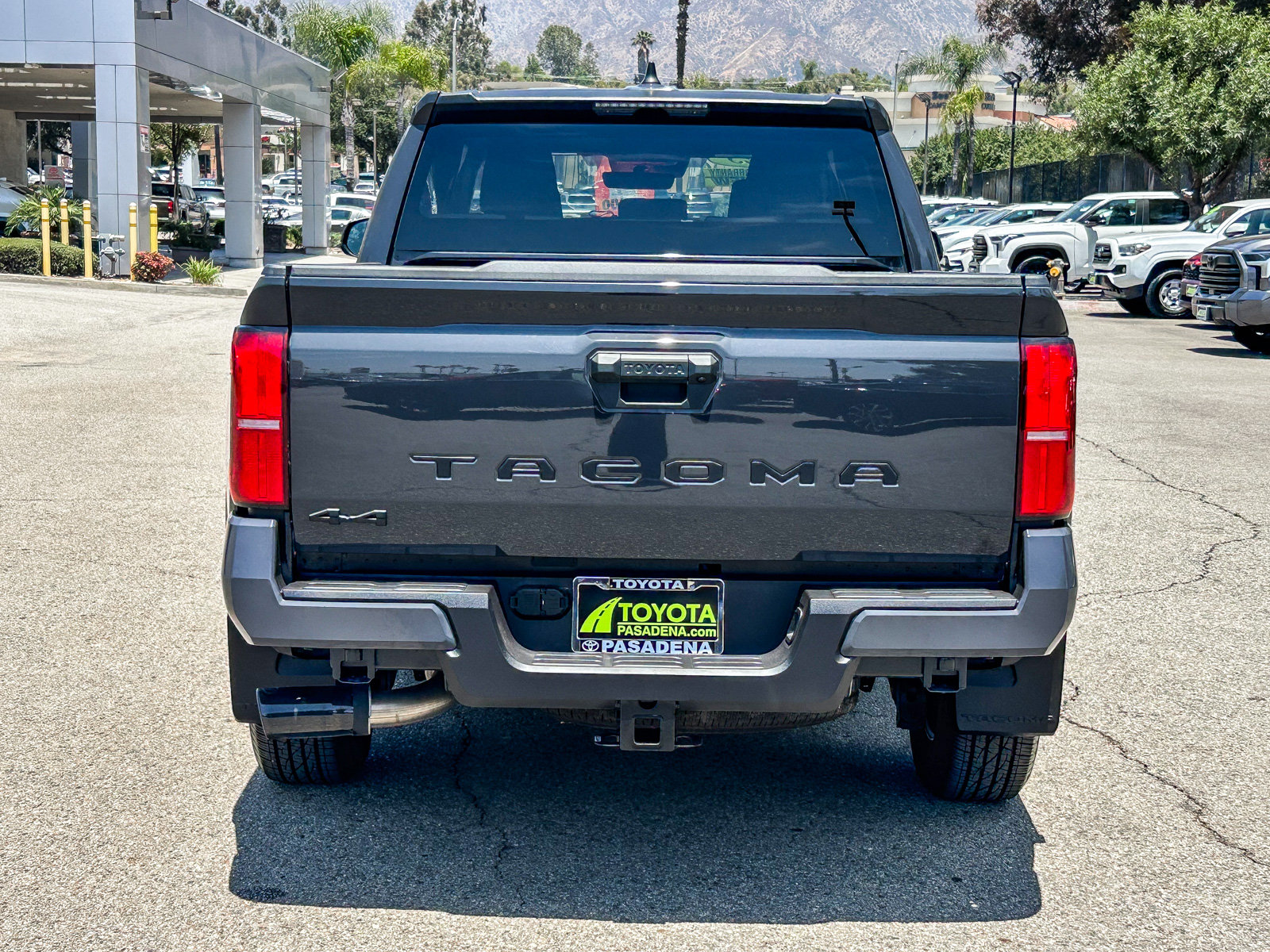 Used 2025 Toyota Tacoma SR5 AWD/4WD image 7