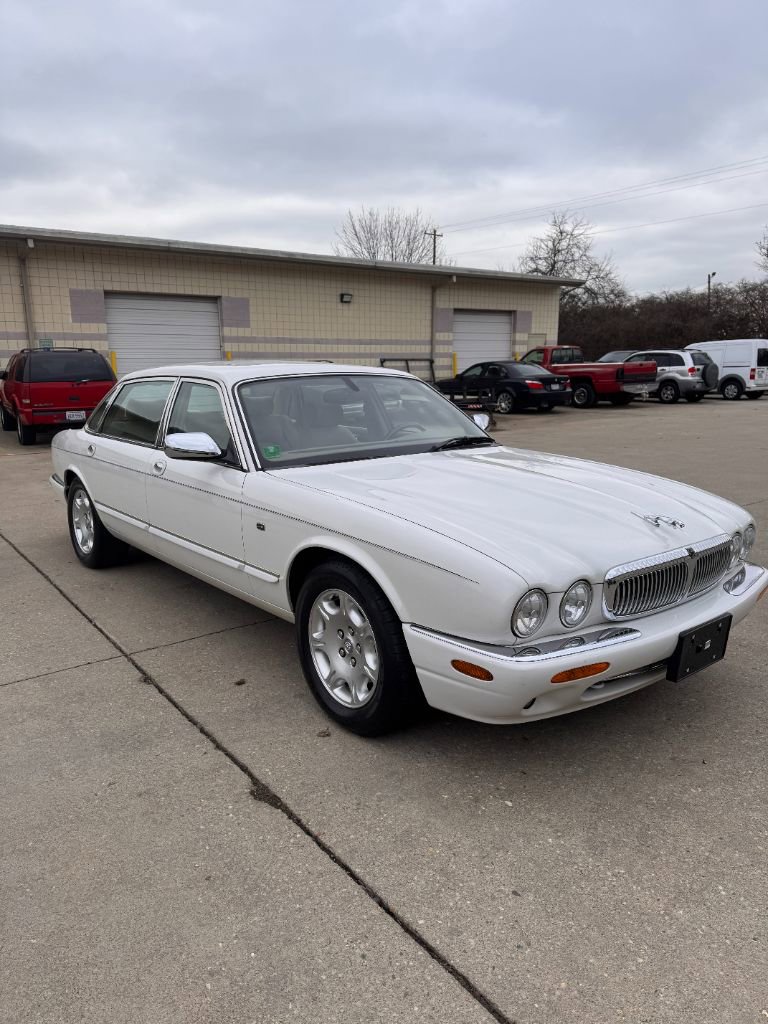 Used 2001 Jaguar XJ Vanden Plas image 3
