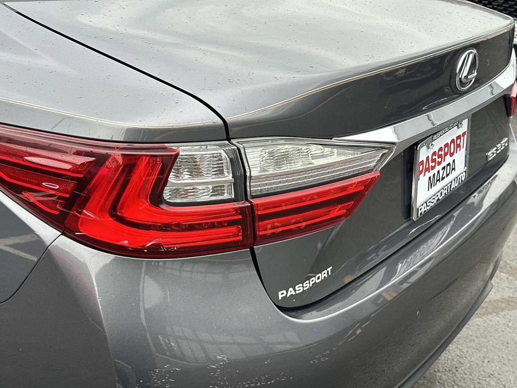 Used 2016 Lexus ES 350 350 w/ Navigation System Package image 9