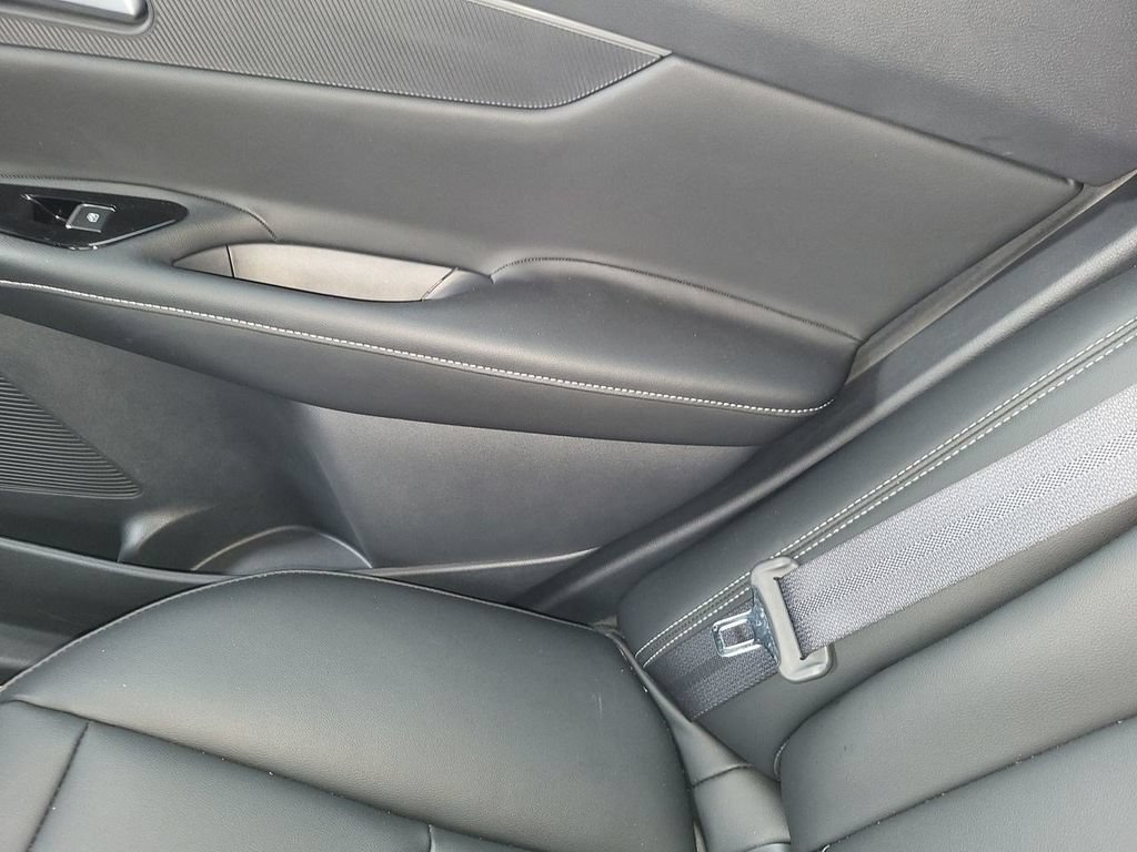 Used 2025 Nissan Murano SV AWD/4WD image 14