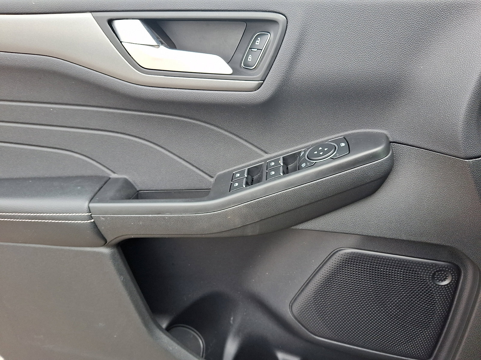 Used 2023 Ford Escape SE image 20