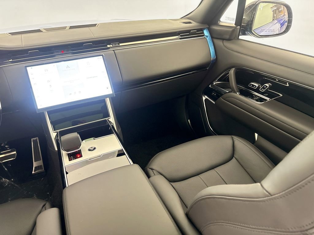 New 2026 Land Rover Range Rover Long Wheelbase SE image 23