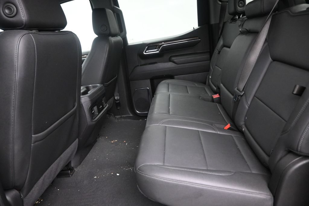 Used 2024 Chevrolet Silverado 1500 LT Trail Boss w/ Convenience Package II AWD/4WD image 15