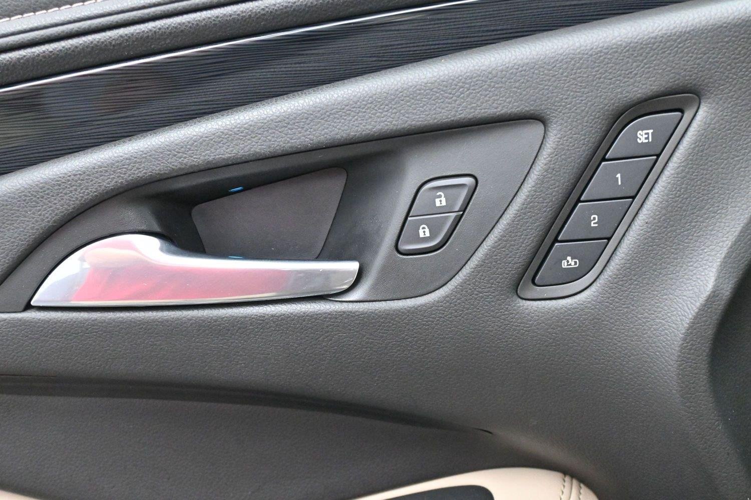 Used 2017 Buick Envision Essence FWD image 13