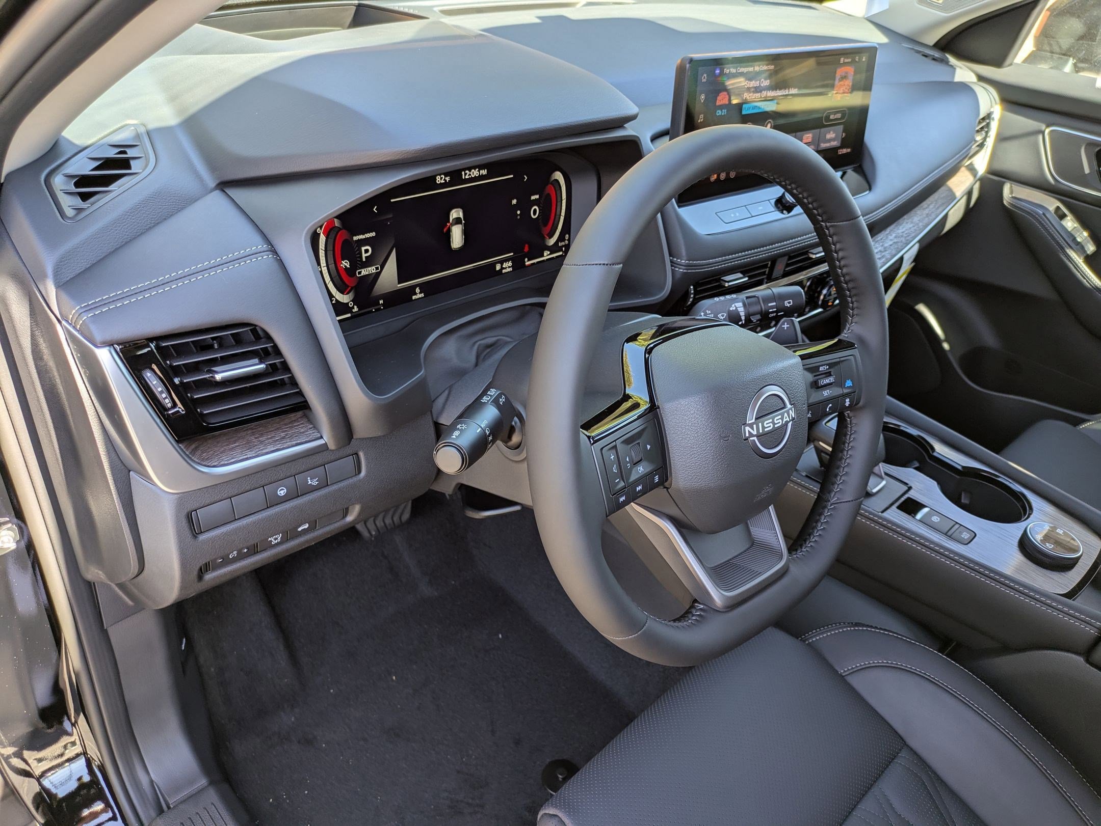 New 2026 Nissan Rogue Platinum w/ Platinum Premium Package image 3