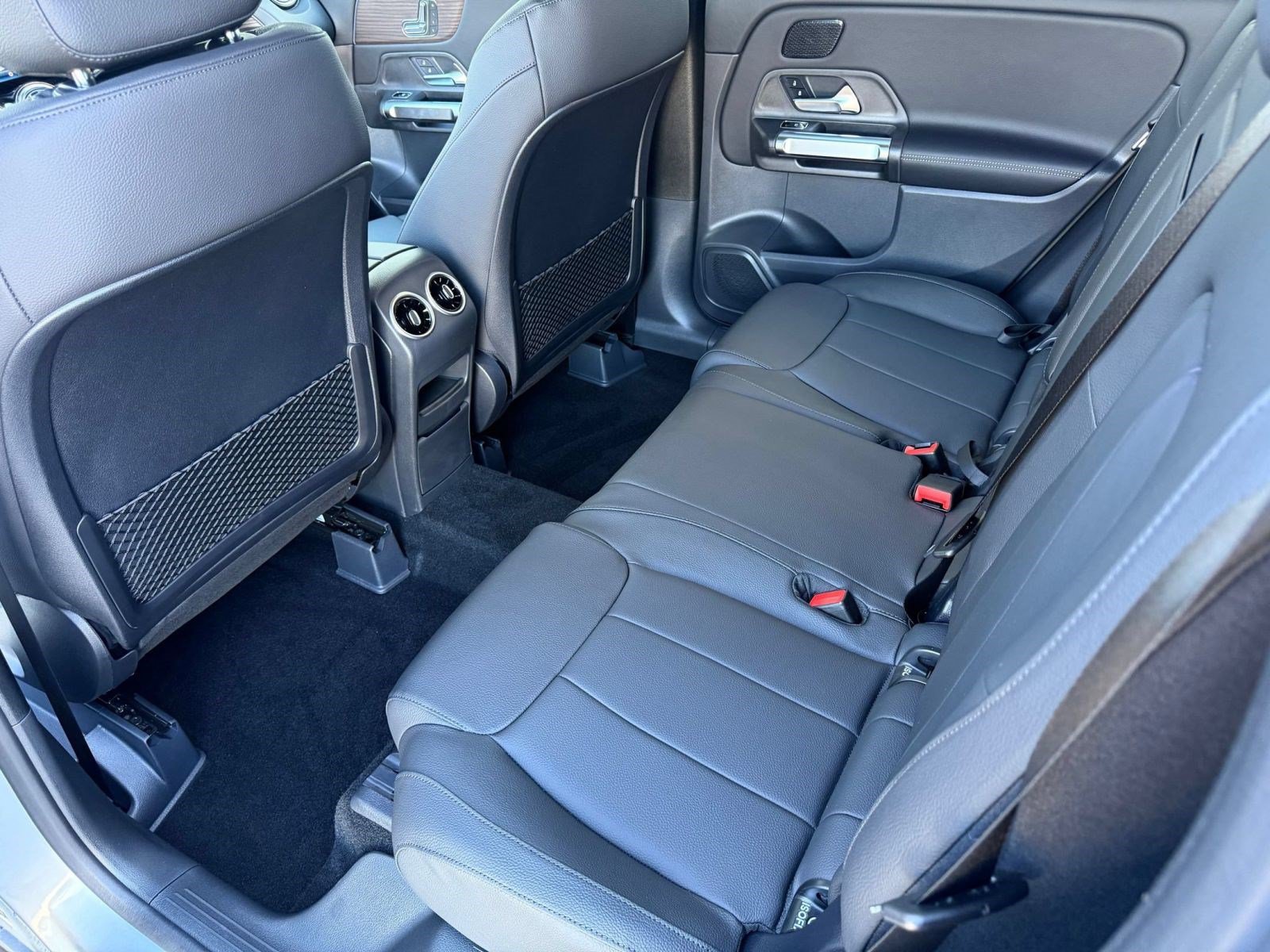 Used 2026 Mercedes-Benz GLB 250 image 24