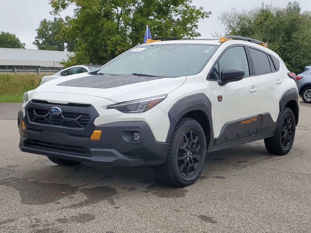 Used 2025 Subaru Crosstrek 2.5i Wilderness AWD/4WD image 2