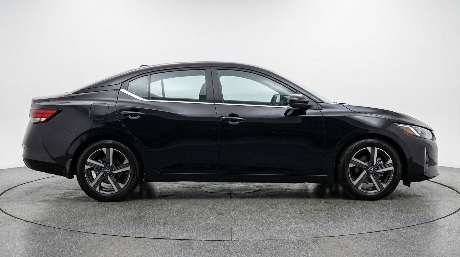 Used 2025 Nissan Sentra SV image 11