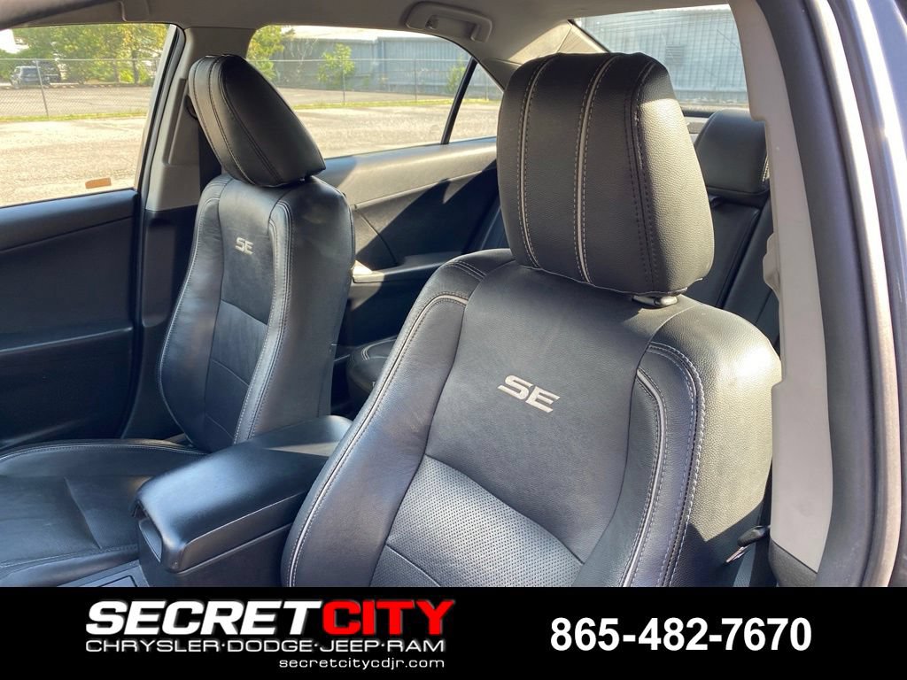 Used 2014 Toyota Camry SE FWD image 12