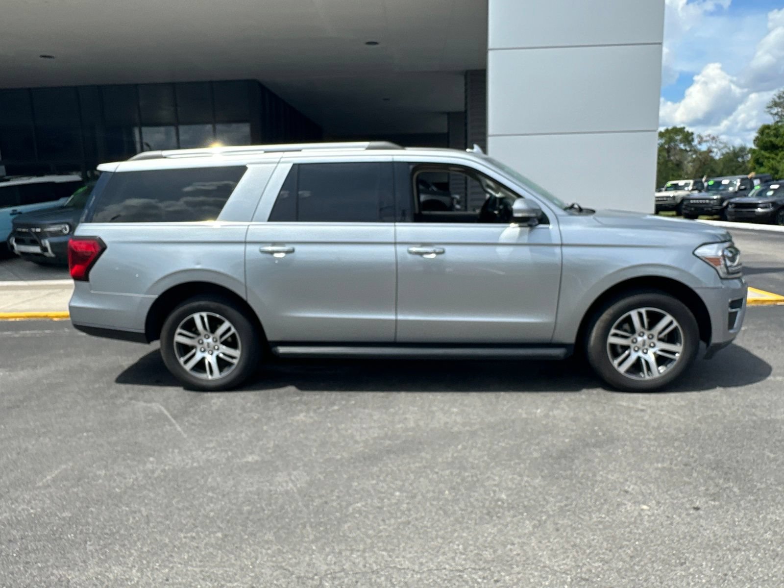 Certified 2024 Ford Expedition Max Limited AWD/4WD image 3