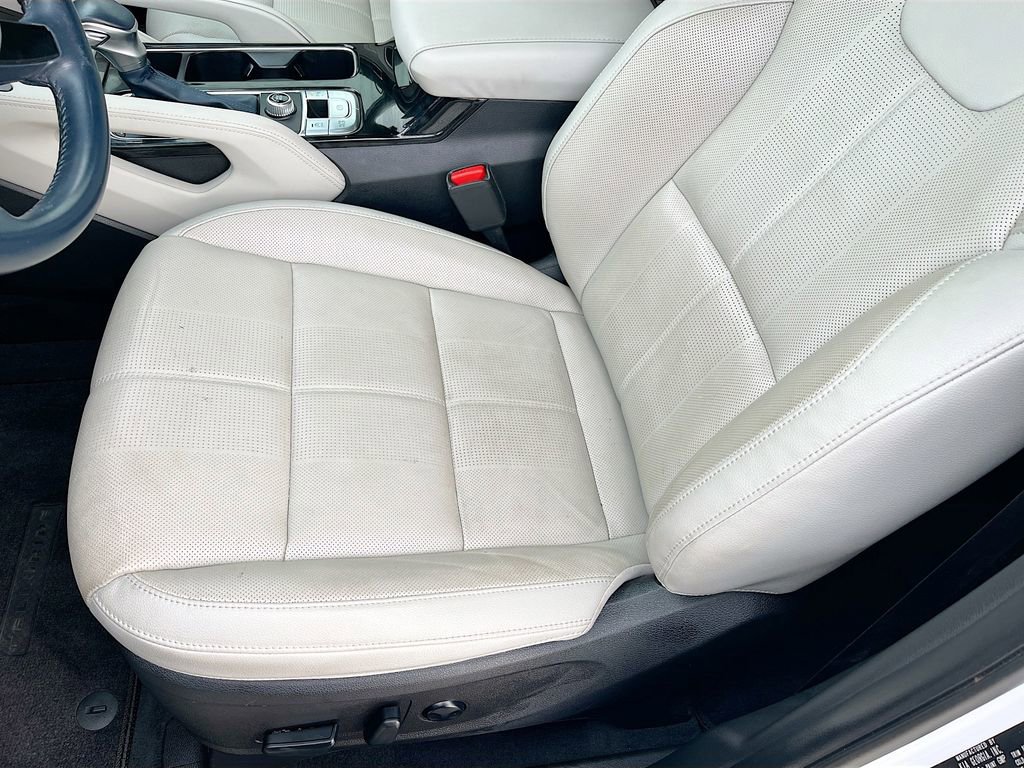 Used 2023 Kia Telluride EX w/ EX Captain's Chair Package image 20