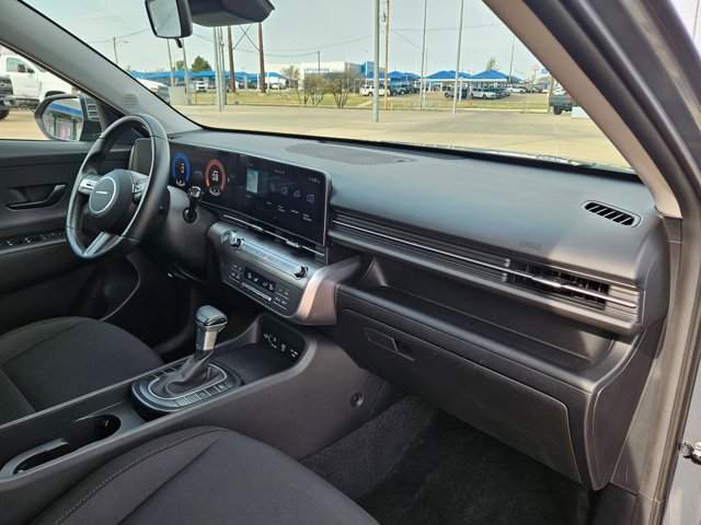 Used 2025 Hyundai Kona SEL image 21