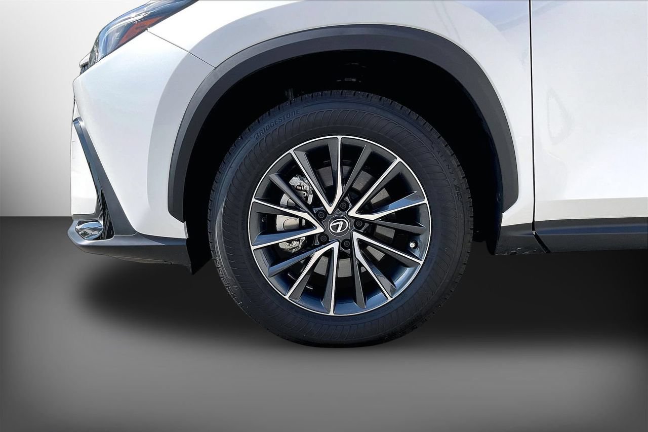 Used 2025 Lexus NX 250 FWD w/ Towing Package (2000 Lbs) image 34