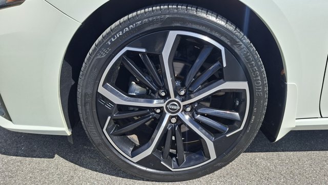 Certified 2024 Nissan Altima 2.5 SR w/ SR Premium Package FWD image 25
