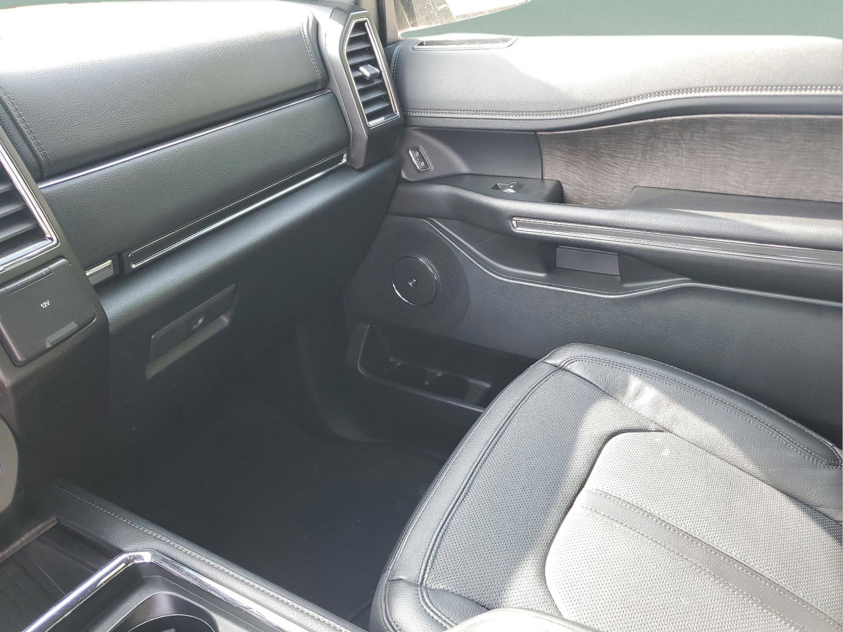 Used 2020 Ford Expedition Limited w/ Equipment Group 301A image 22