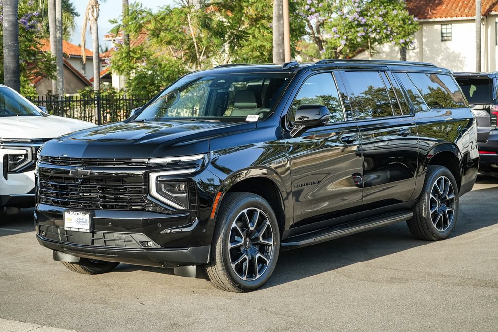 New 2026 Chevrolet Suburban RST w/ Comfort Package AWD/4WD image 3