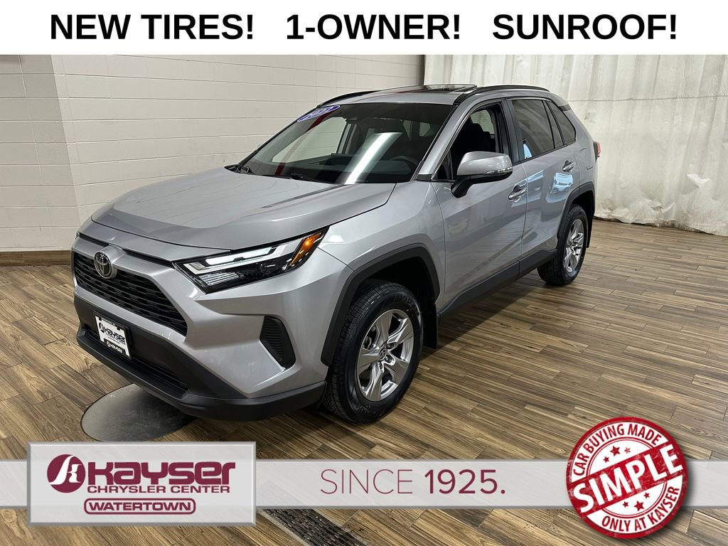 Used 2022 Toyota RAV4 XLE image 1
