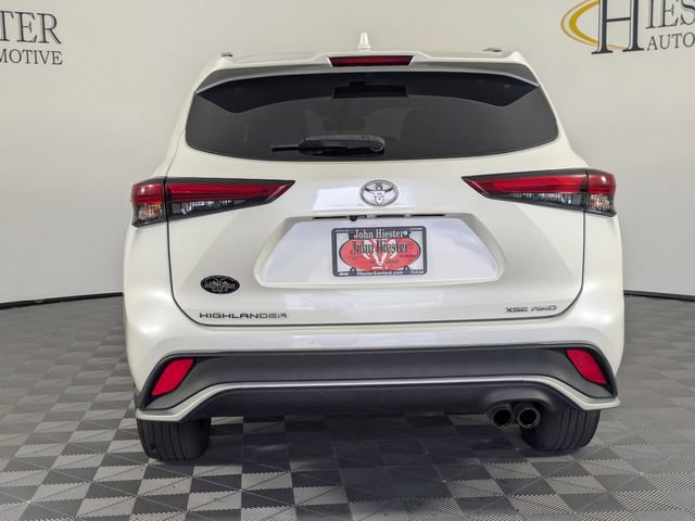 Used 2021 Toyota Highlander XSE AWD/4WD image 3