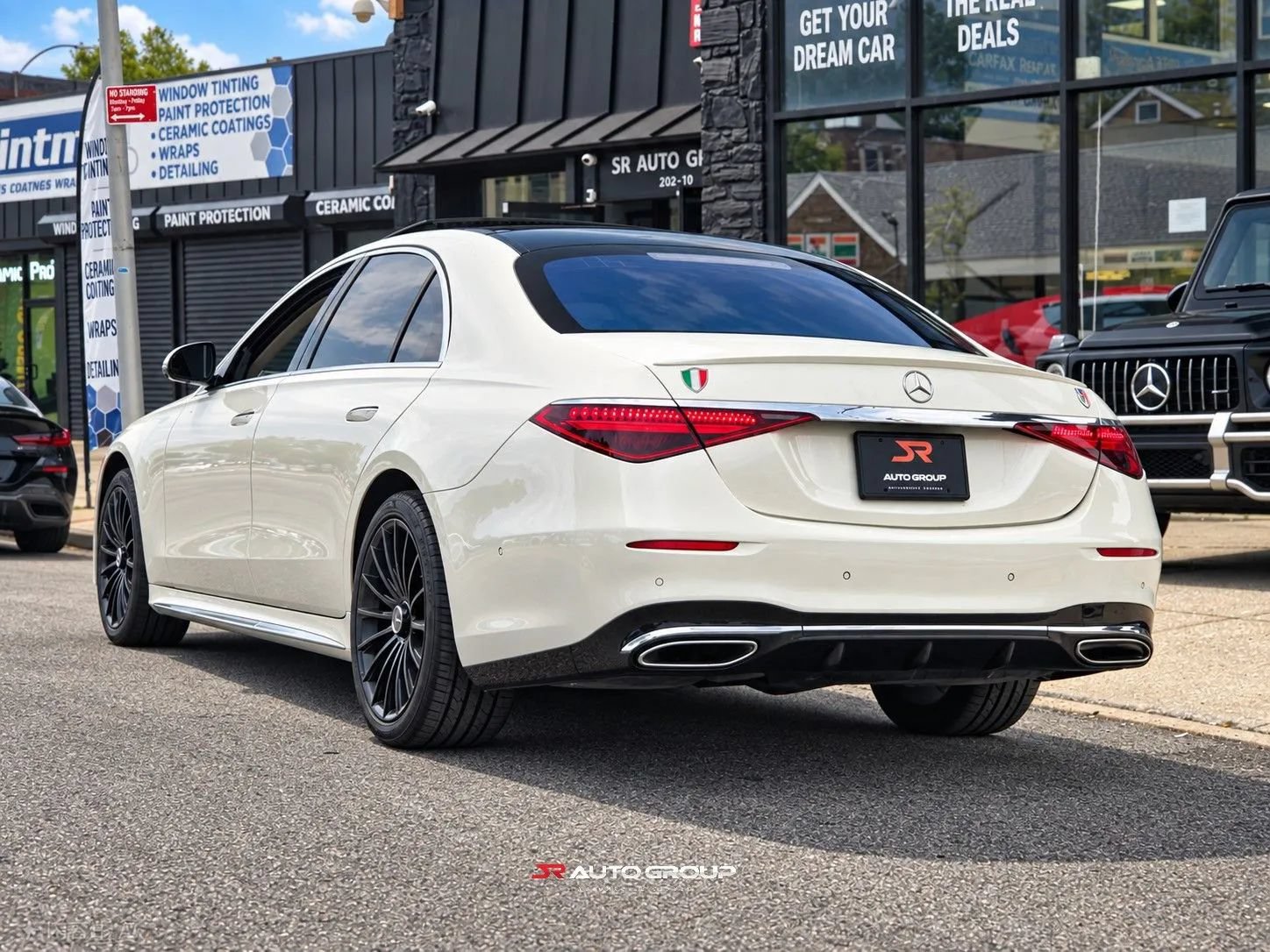 Used 2022 Mercedes-Benz S 500 4MATIC w/ AMG Line Package image 8