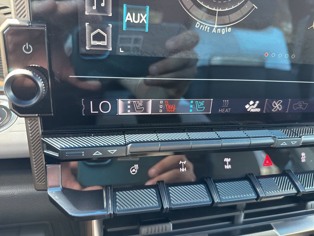 Used 2024 GMC Hummer EV 3X w/ Omega Edition image 32