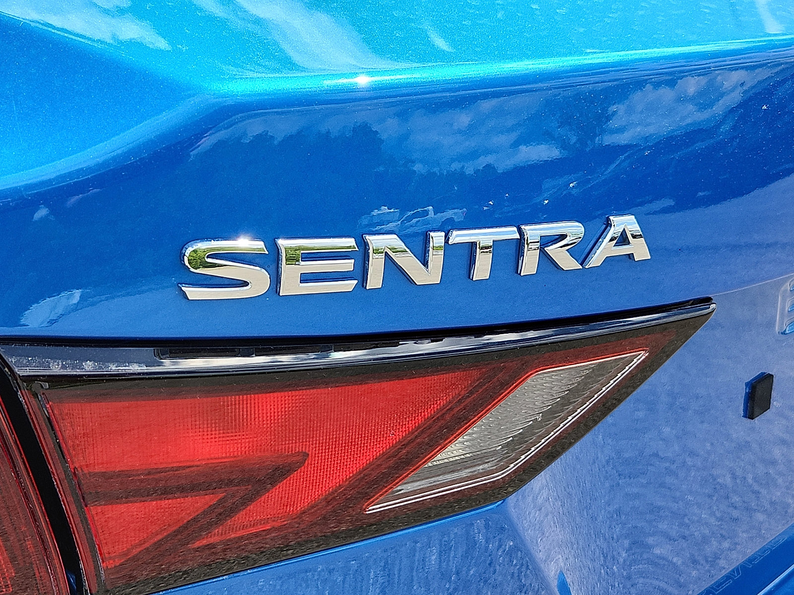 Used 2025 Nissan Sentra SV FWD image 30