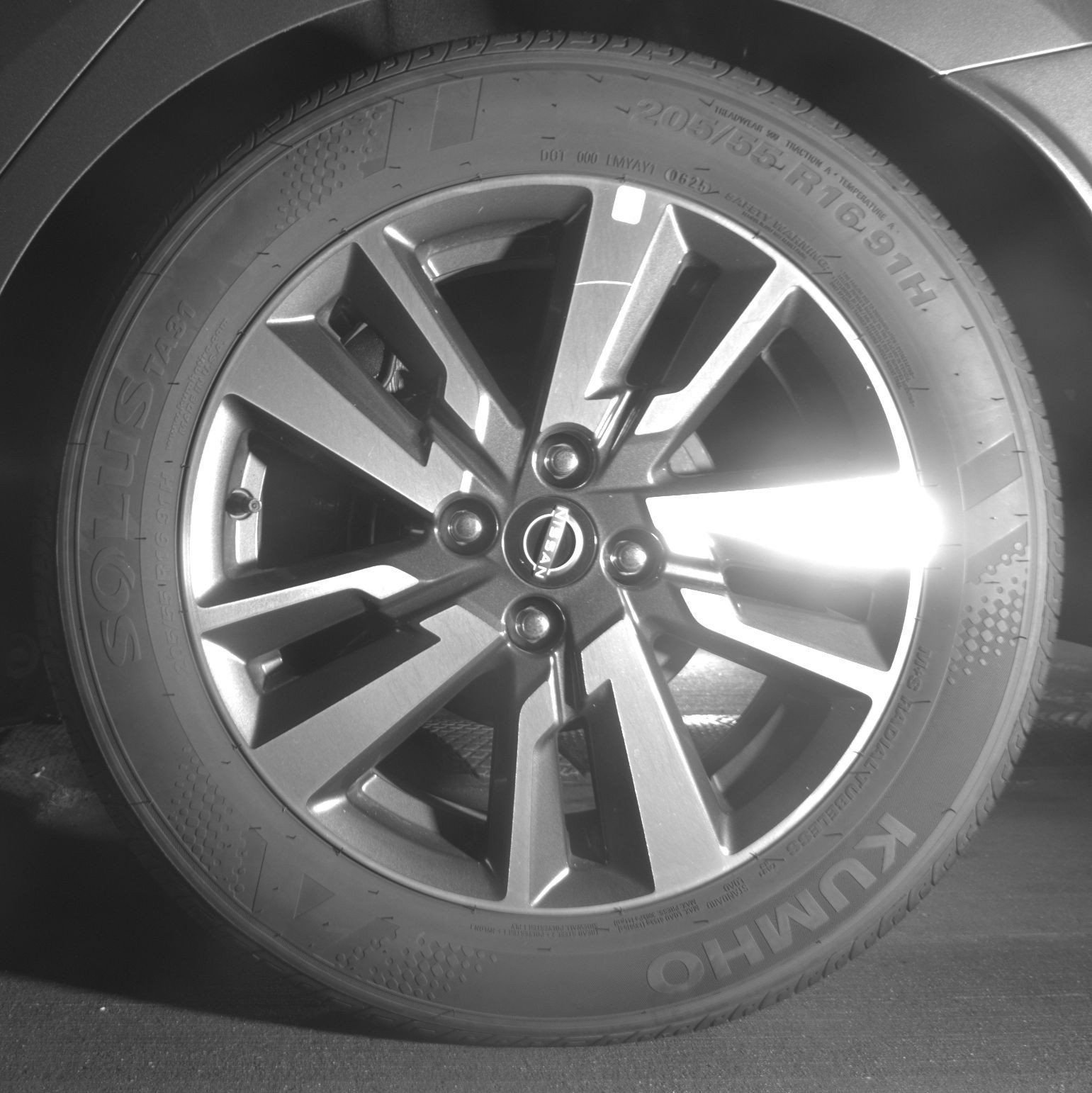 Used 2025 Nissan Versa SV FWD image 17