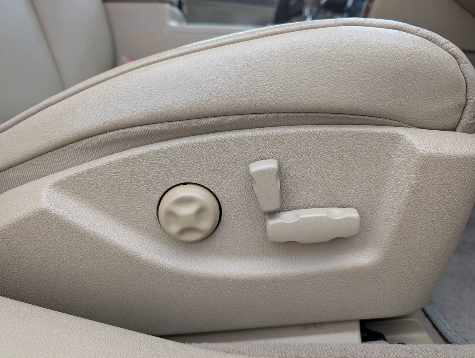 Used 2011 Cadillac STS RWD image 26