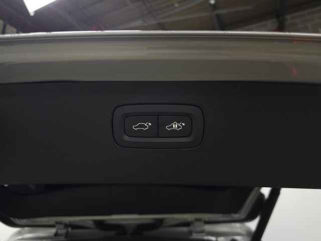 Used 2025 Volvo XC90 B5 Plus image 10