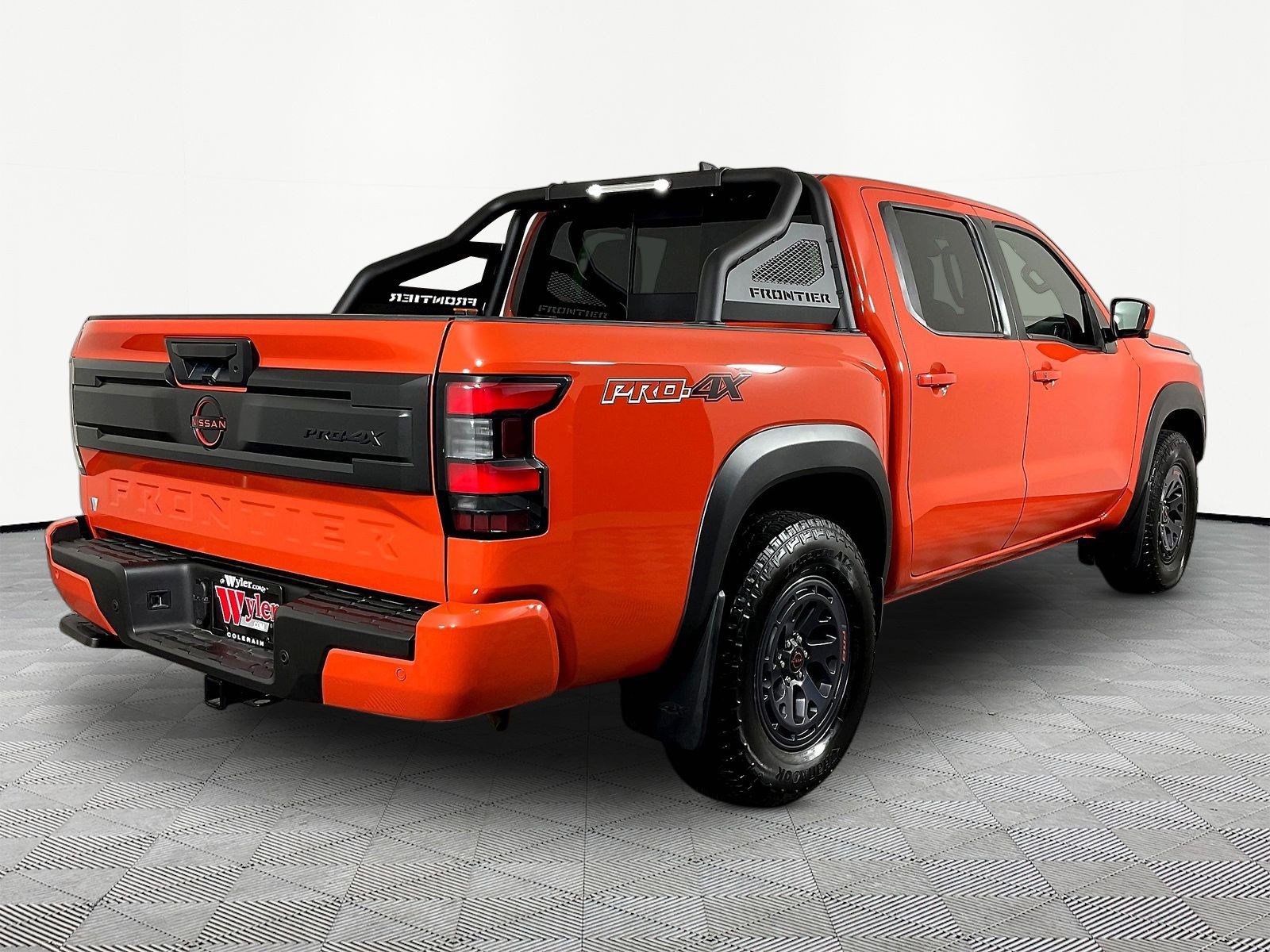 Certified 2025 Nissan Frontier PRO-4X w/ Pro Convenience Package AWD/4WD image 6