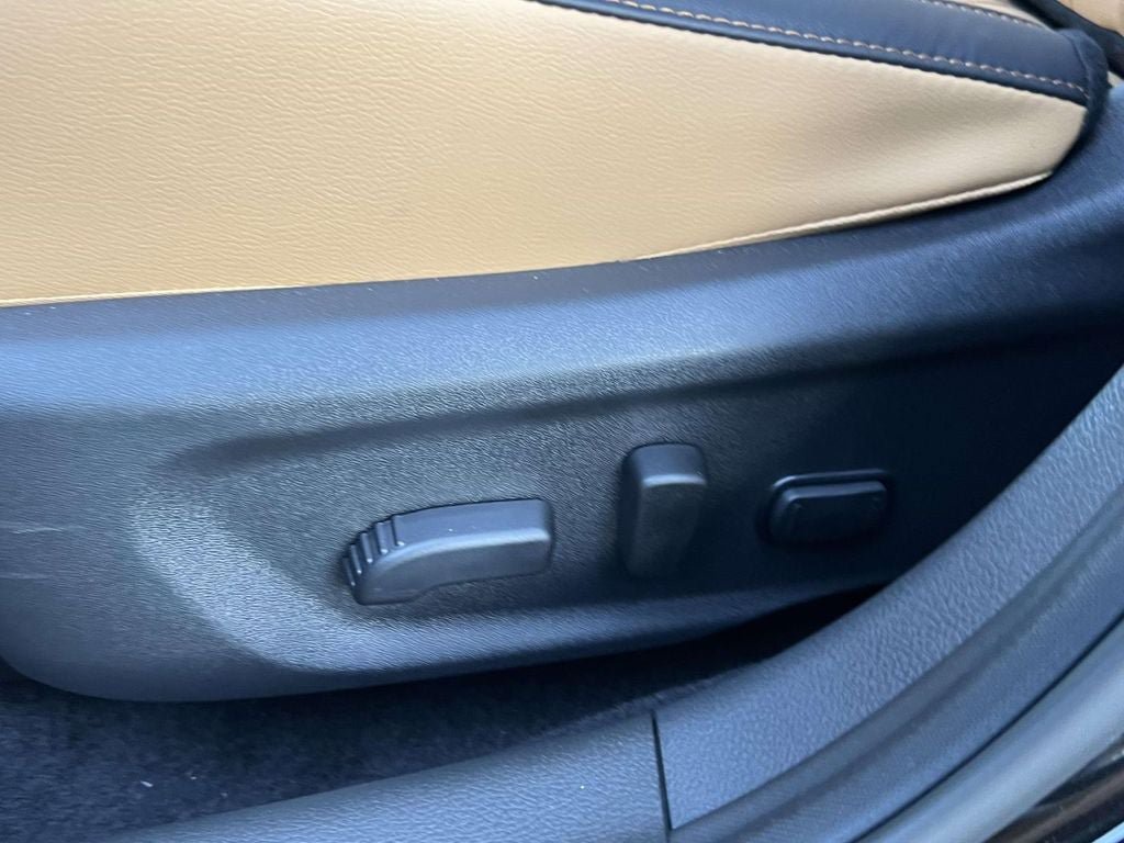 New 2025 Nissan Sentra SV w/ SV Premium Package FWD image 23