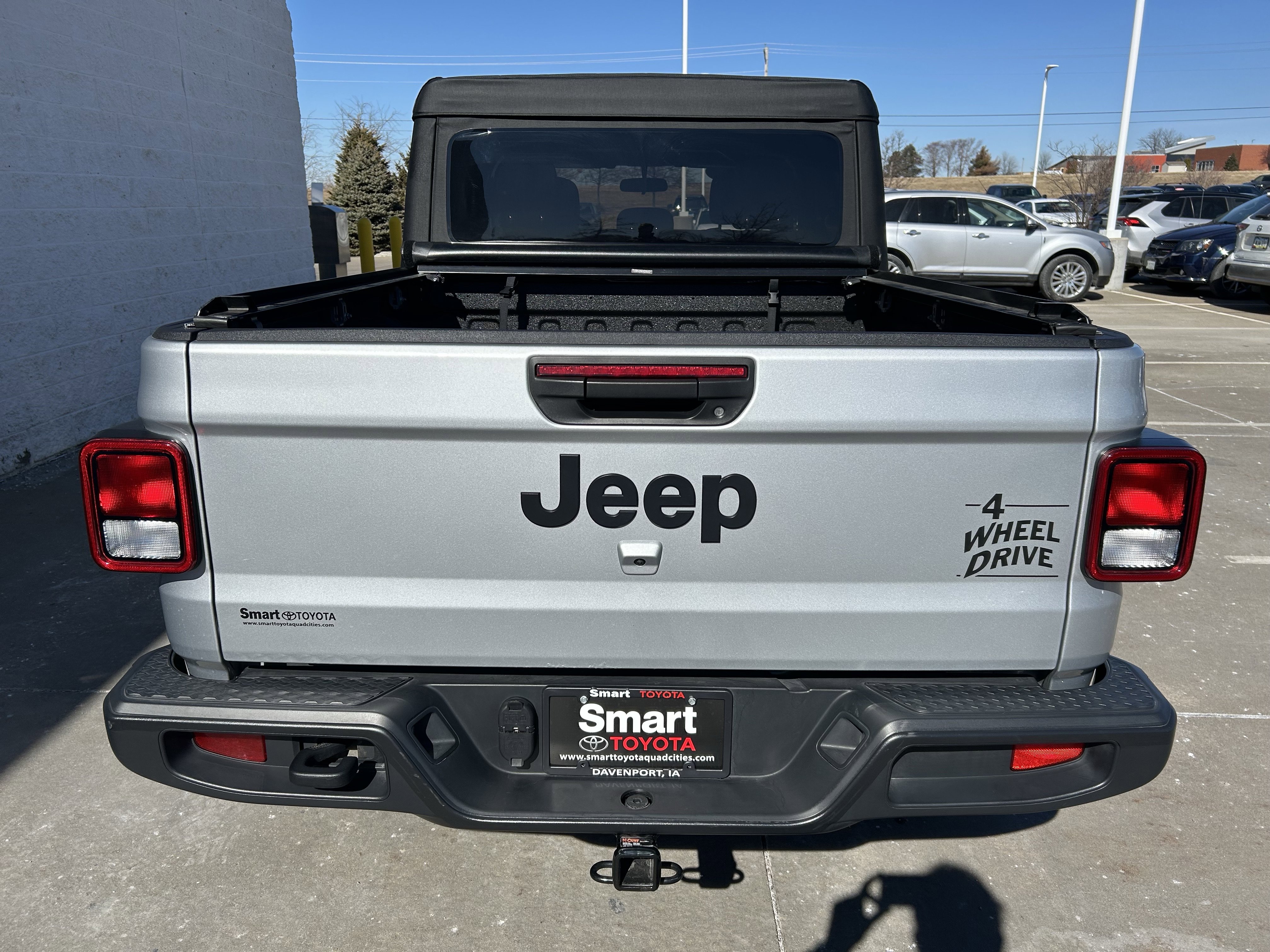 Used 2022 Jeep Gladiator Sport image 5
