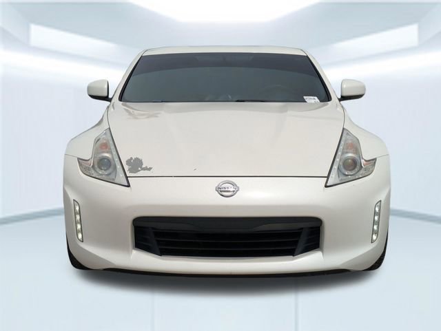 Used 2015 Nissan 370Z Coupe RWD image 10