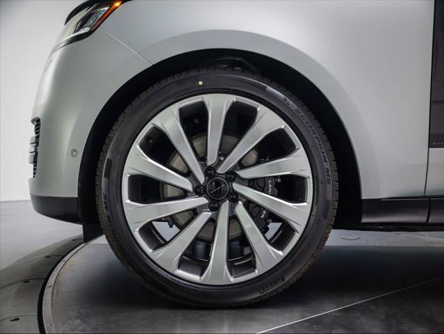 New 2026 Land Rover Range Rover Long Wheelbase Autobiography AWD/4WD image 12