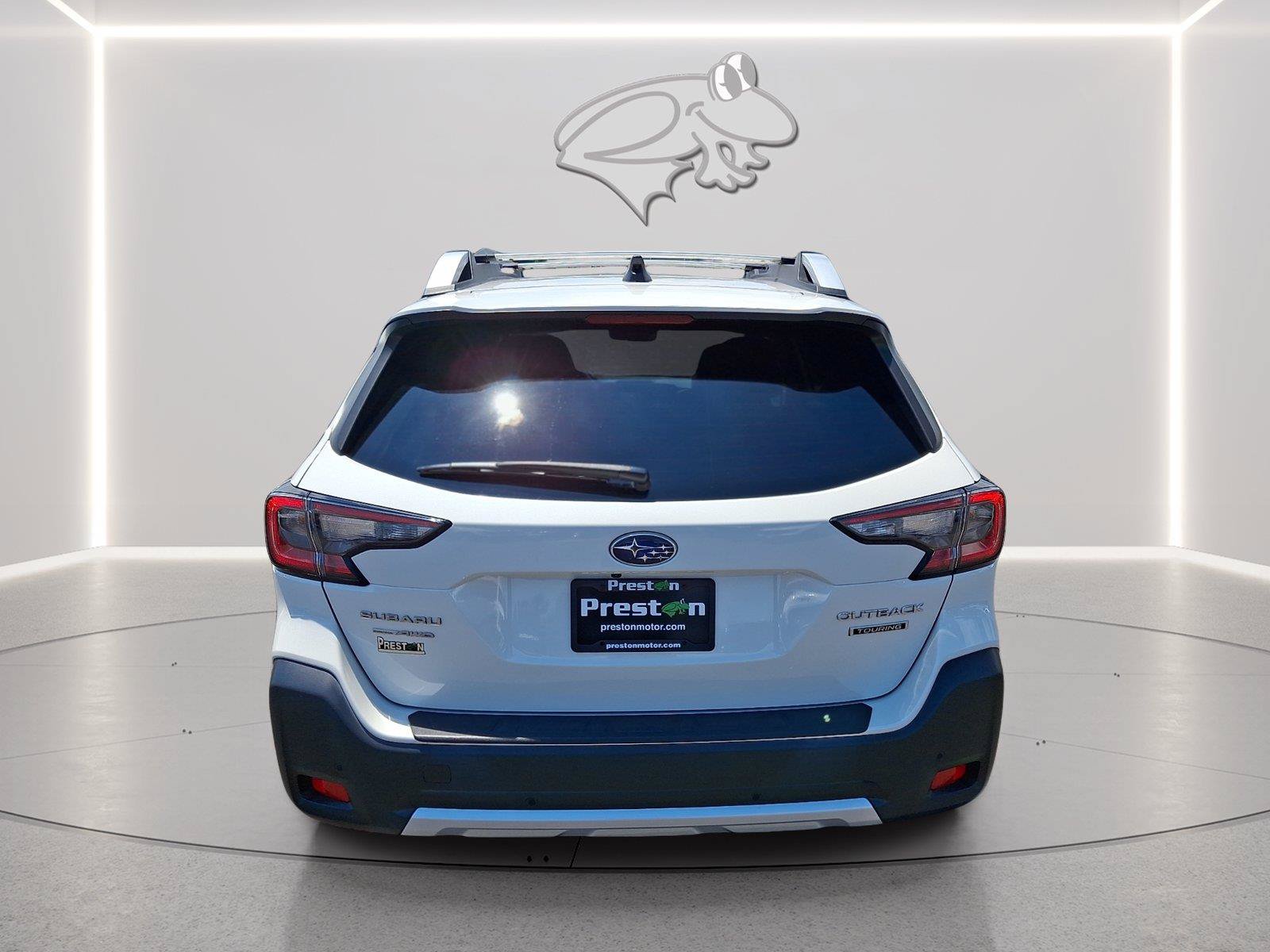 Used 2023 Subaru Outback Touring AWD/4WD image 4