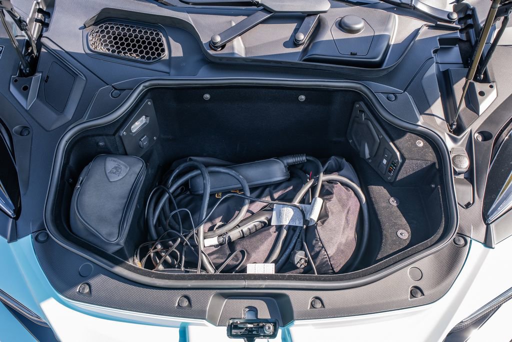 Used 2025 Lamborghini Revuelto image 37