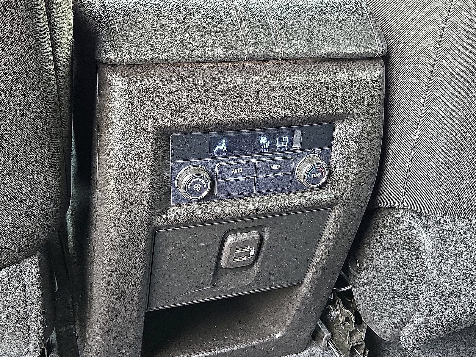 Used 2022 Chevrolet Traverse LT AWD/4WD image 17